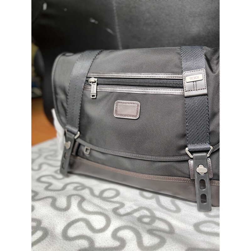 Tumi Alpha Bravo Foster Messenger Hickory Bag - Jeepnys